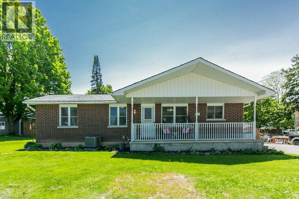 62 Queen Street, Huron East, Ontario  N0G 1H0 - Photo 1 - 40735918