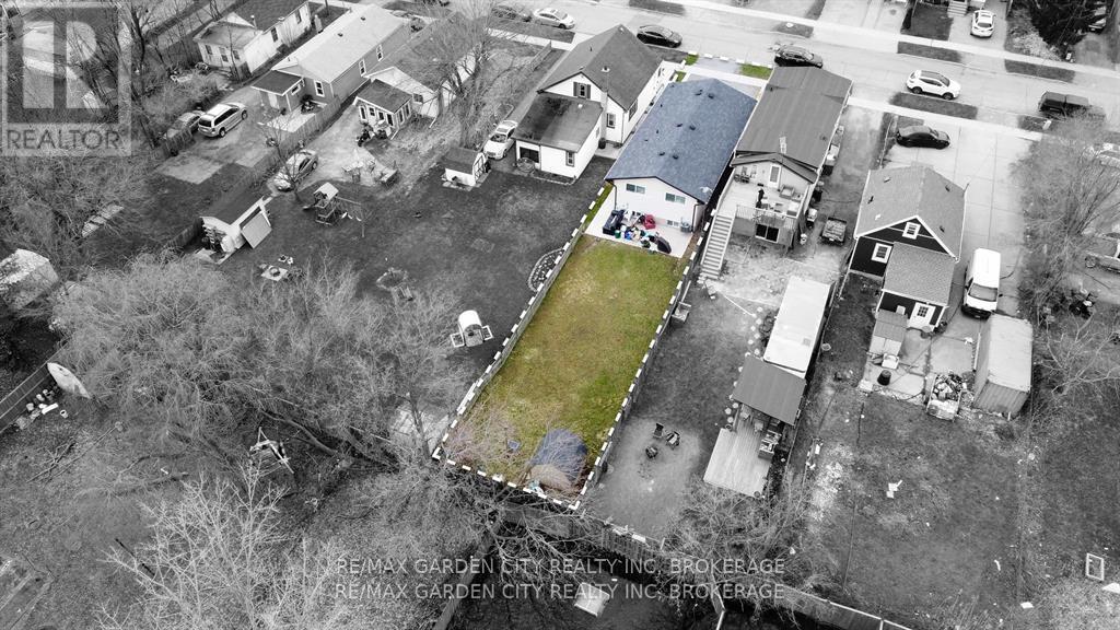 9 Churchill Street, St. Catharines, Ontario  L2S 2P3 - Photo 37 - X12353429