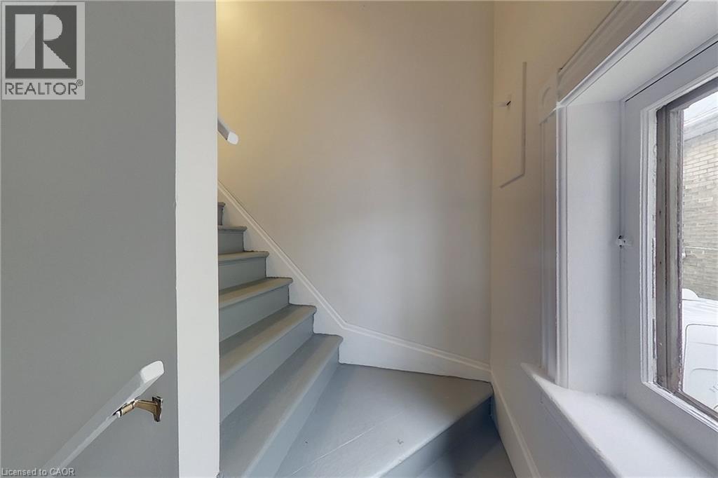 162 Church Street, Kitchener, Ontario  N2G 2S6 - Photo 3 - 40736436