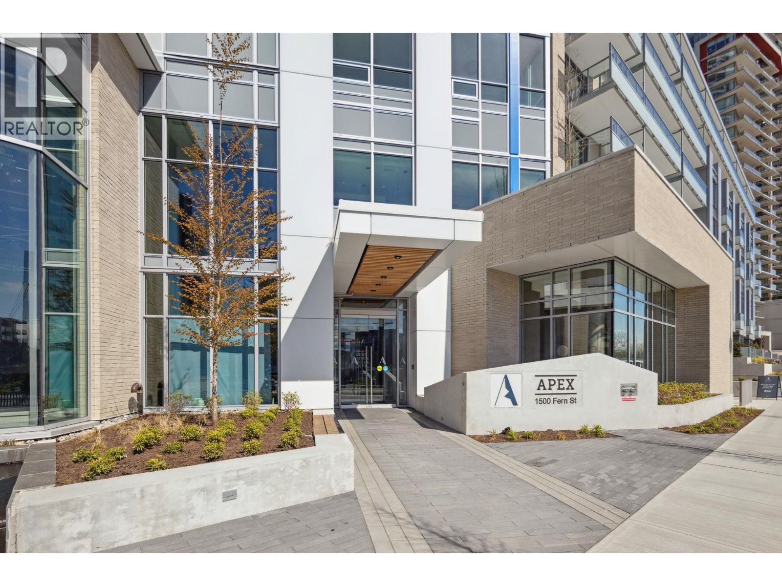 805 1500 Fern Street, North Vancouver, British Columbia  V7J 0E6 - Photo 2 - R3038607