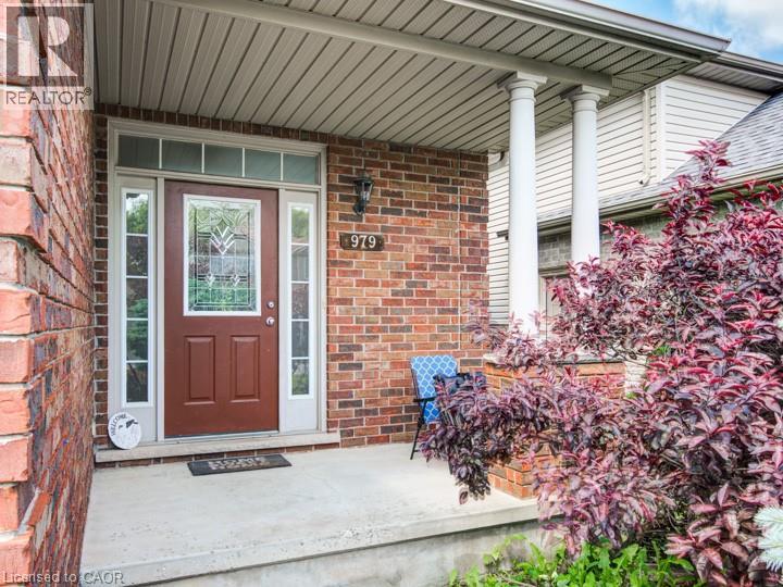 Property at 979 QUEENSBOROUGH Court image 2