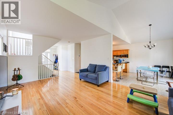 Property at 979 QUEENSBOROUGH Court image 5