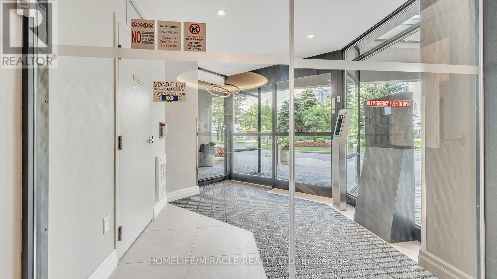 2009 - 550 Webb Drive, Mississauga, Ontario  L5B 3Y4 - Photo 42 - W12351290