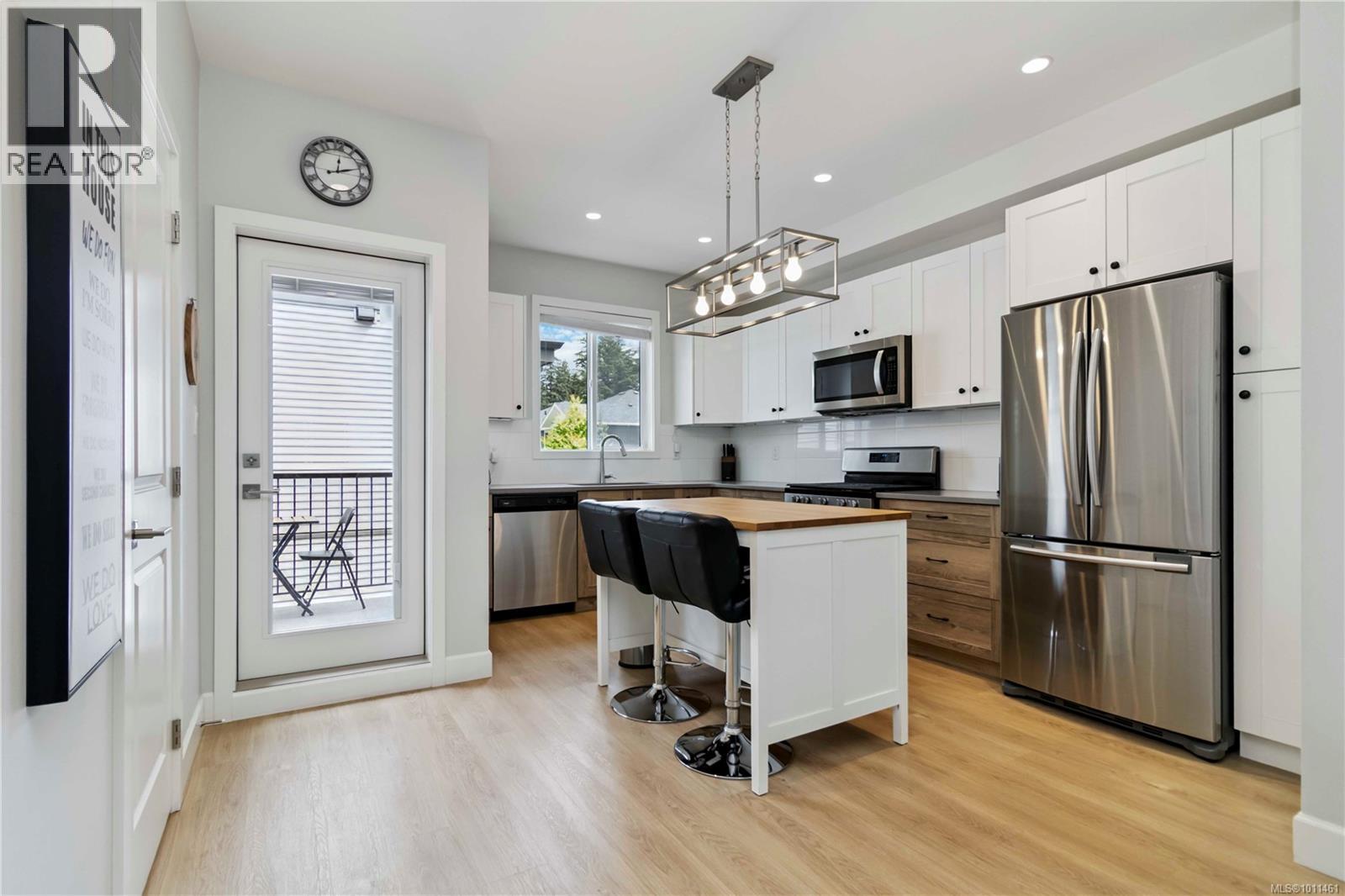 605 3351 Luxton Rd, Langford, British Columbia V9C 0P2 - Photo 1 - 1011461