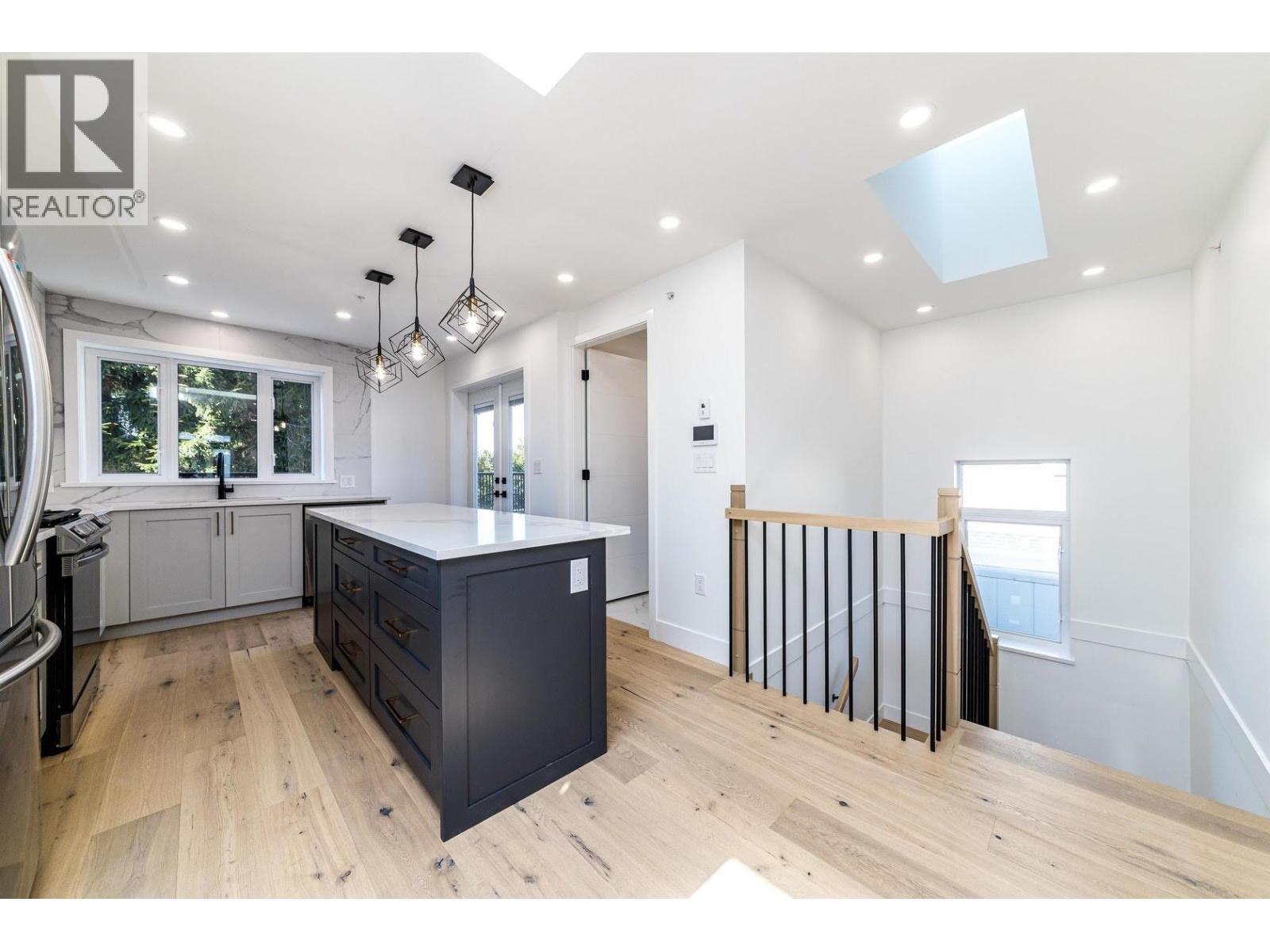 5449 Killarney Street, Vancouver, British Columbia V5R 3W3 - Photo 7 - C8071553