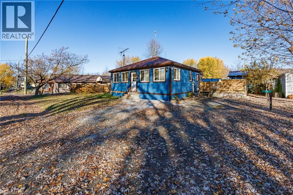 Property at 11 REIDY Street image 2