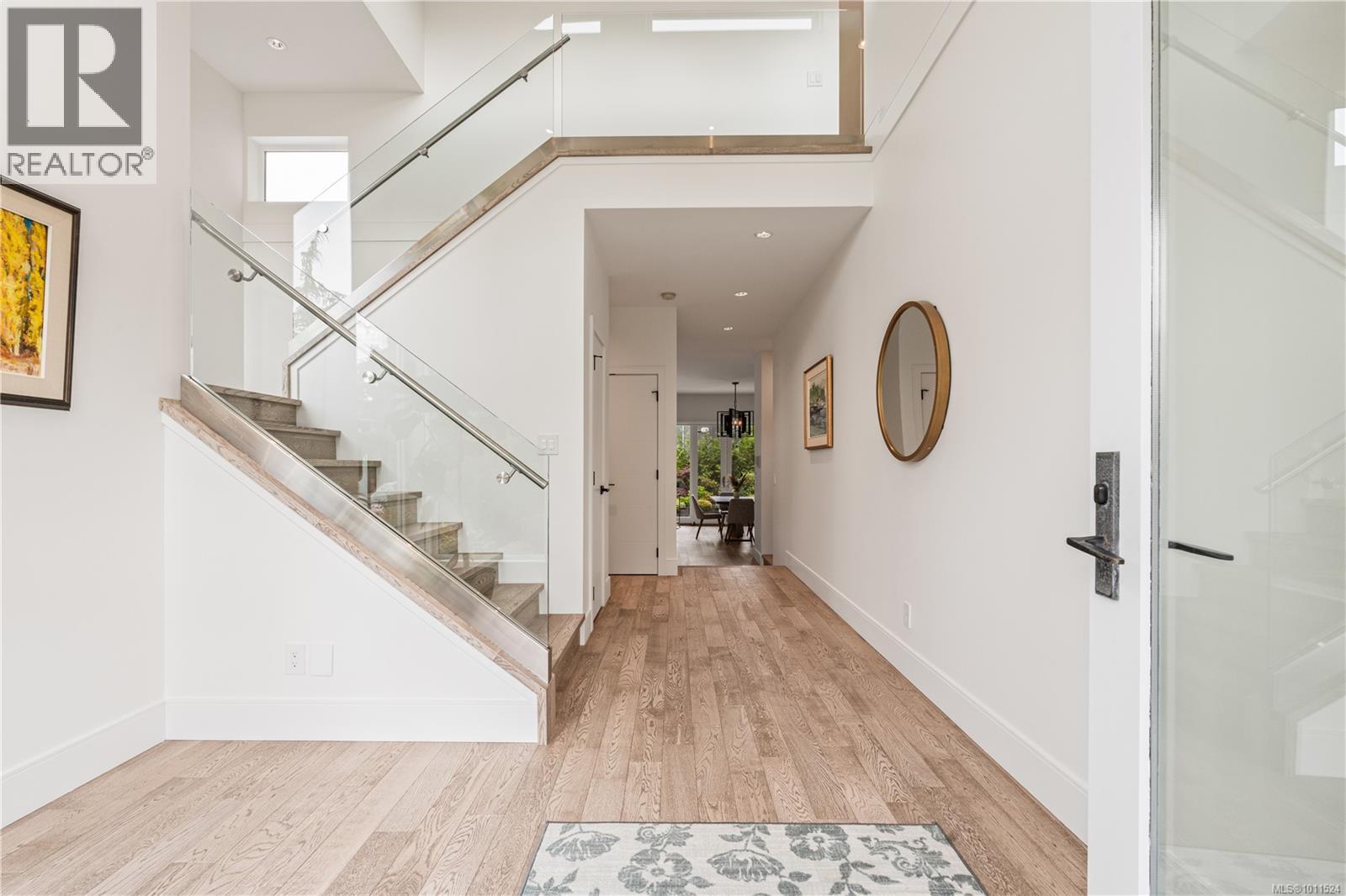 Property at 52 Maquinna St image 4