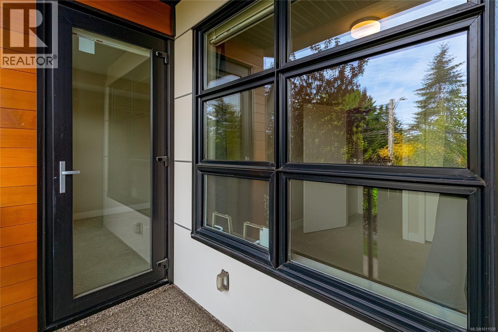 102 4000 Shelbourne St, Saanich, British Columbia  V8N 3E4 - Photo 29 - 1011508