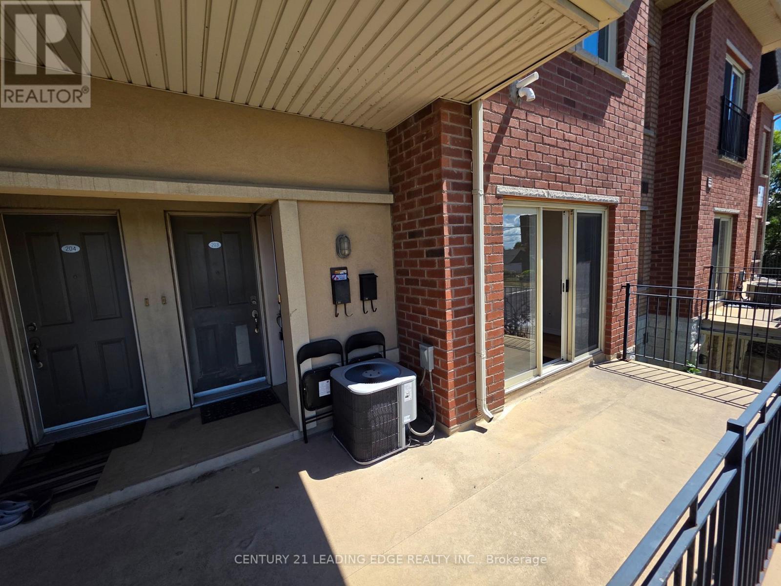 202 - 65 Cranborne Avenue, Toronto, Ontario  M4A 2Y5 - Photo 14 - C12353406