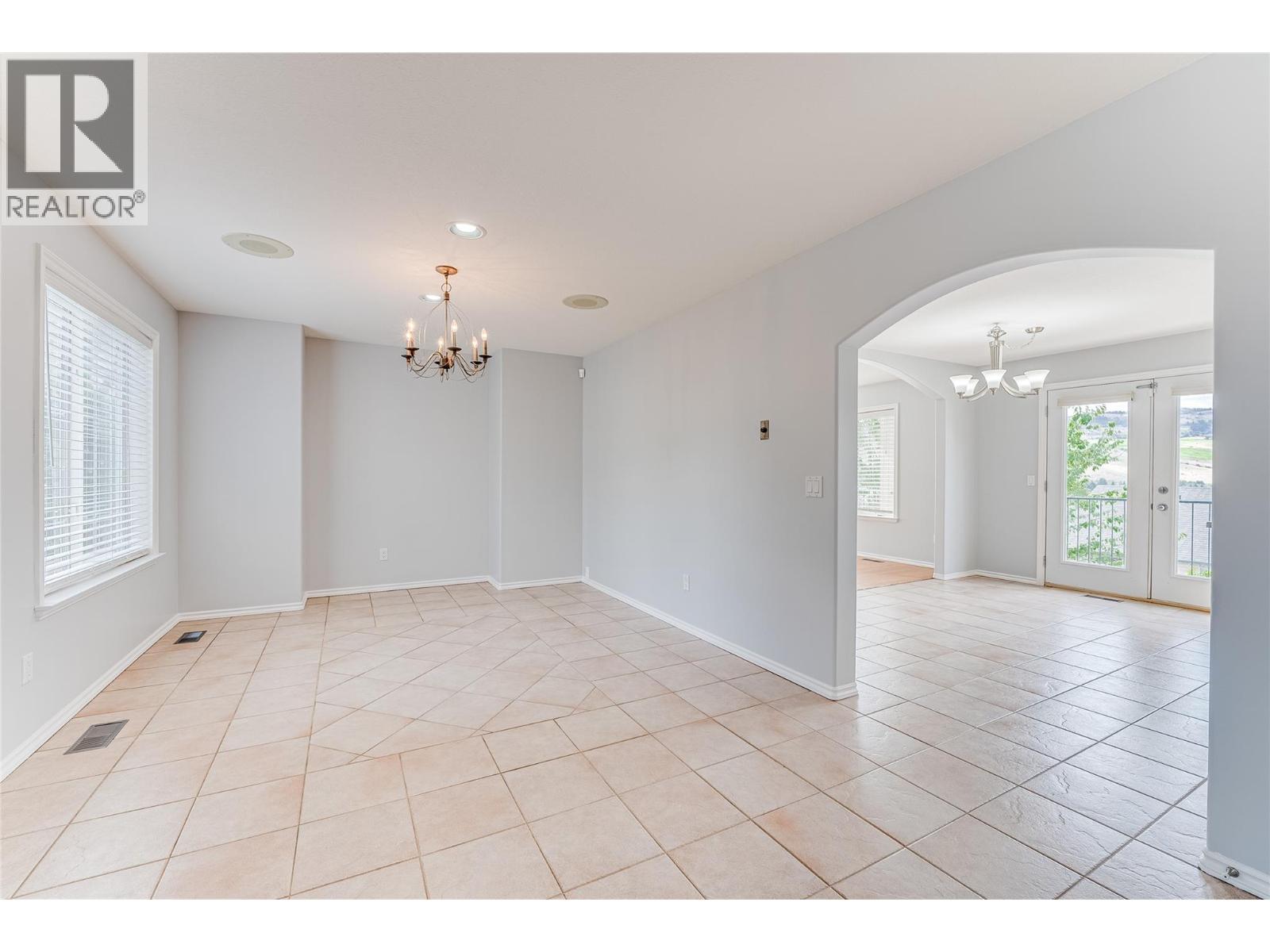 5808 Richfield Place, Vernon, British Columbia  V1H 1A6 - Photo 5 - 10359683