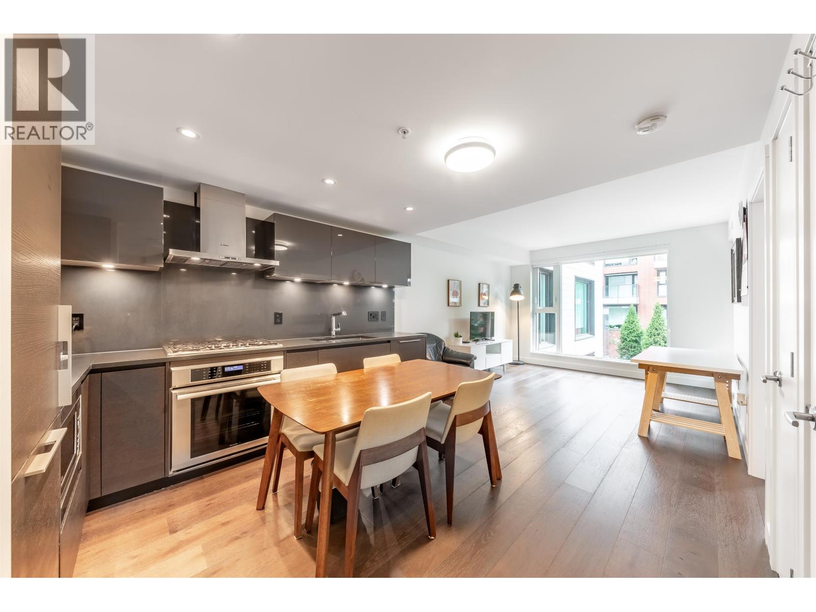 201 1561 W 57th Avenue, Vancouver, British Columbia  V6P 0H5 - Photo 3 - R3037322