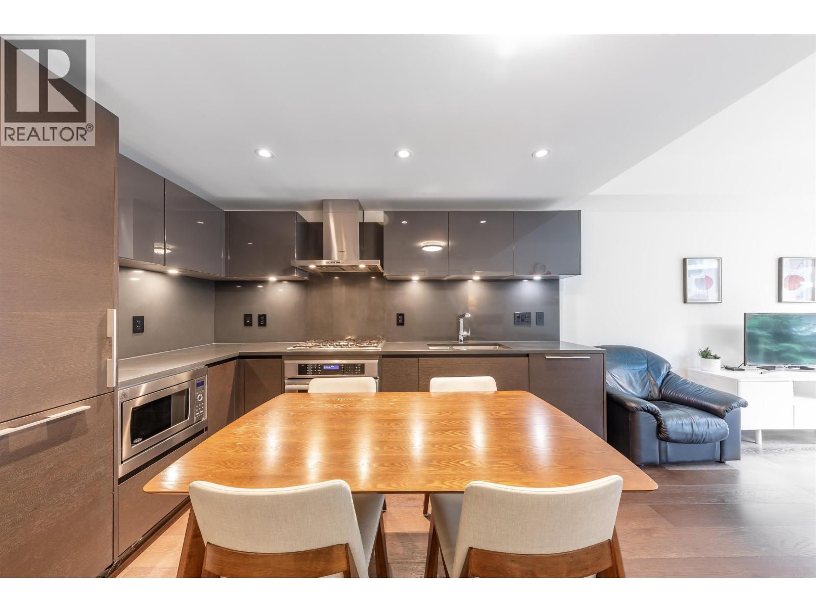 201 1561 W 57th Avenue, Vancouver, British Columbia  V6P 0H5 - Photo 4 - R3037322
