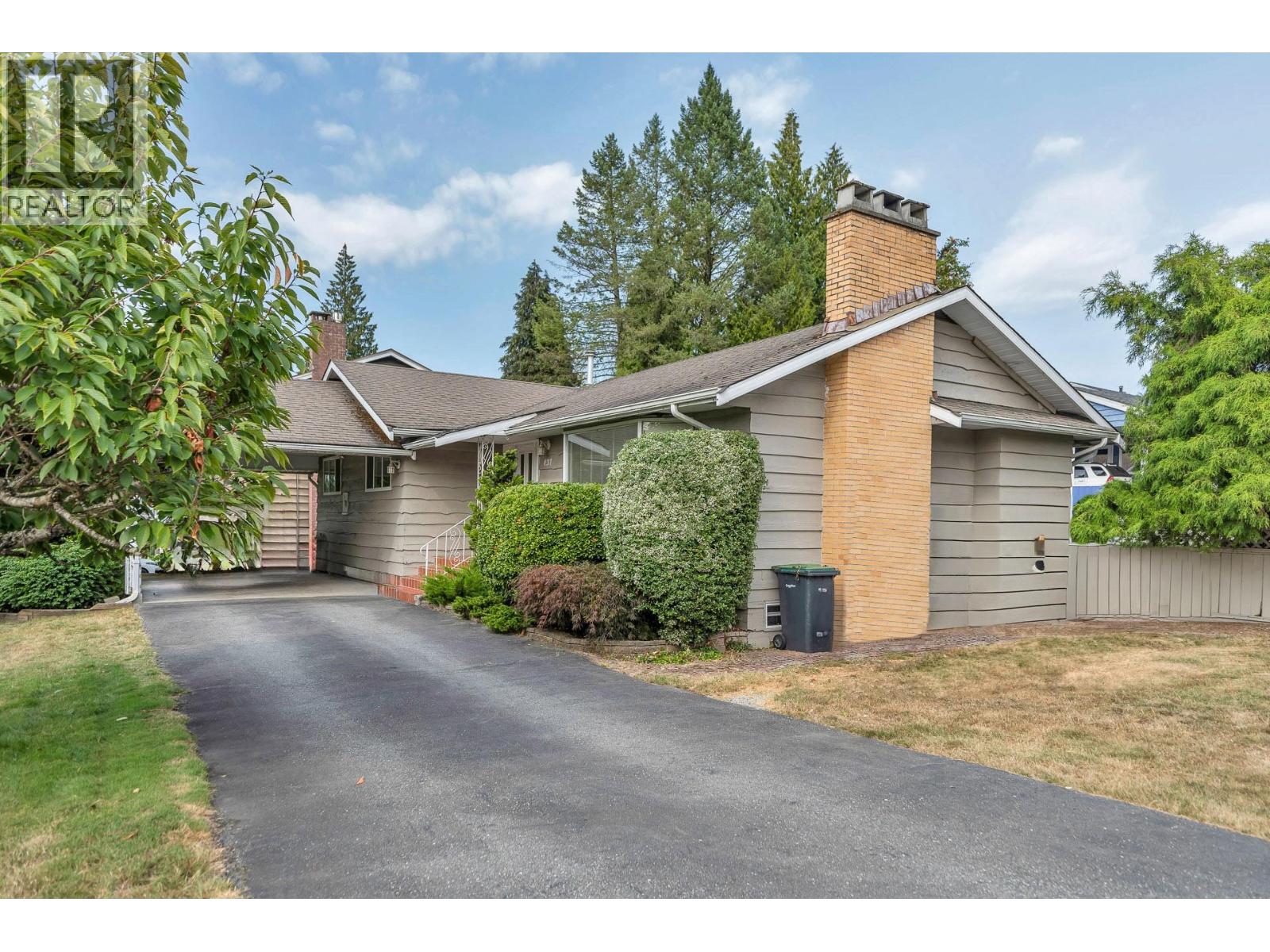 837 Poirier Street, Coquitlam, British Columbia  V3J 6C2 - Photo 2 - R3037982