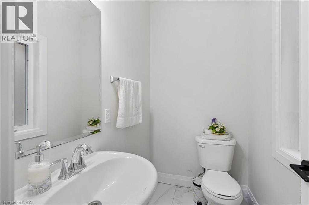 47 Pondcliffe Drive, Kitchener, Ontario  N2R 0M3 - Photo 9 - 40752708