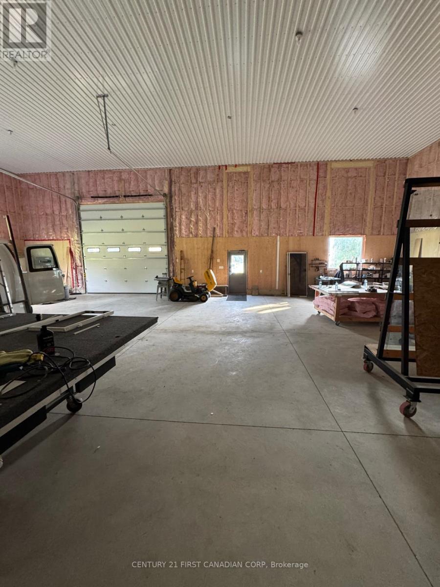 21909 Cooks Road, Strathroy-Caradoc, Ontario  N0L 1W0 - Photo 4 - X12353490