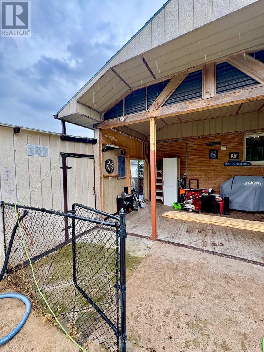 1590 Dixie Street, London East (East H), Ontario  N5V 1Y9 - Photo 31 - X12353505