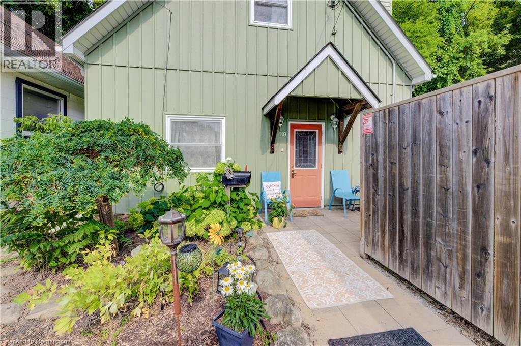Property at 110 SURREY Street E image 4