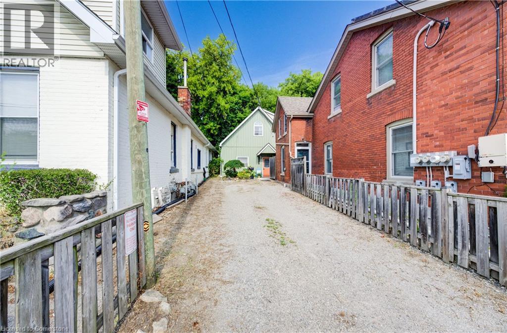 Property at 110 SURREY Street E image 2