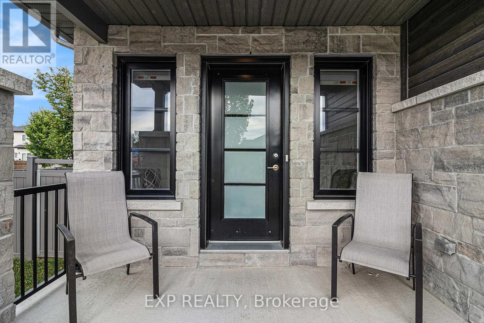 Property at 701 AZURE STREET image 3