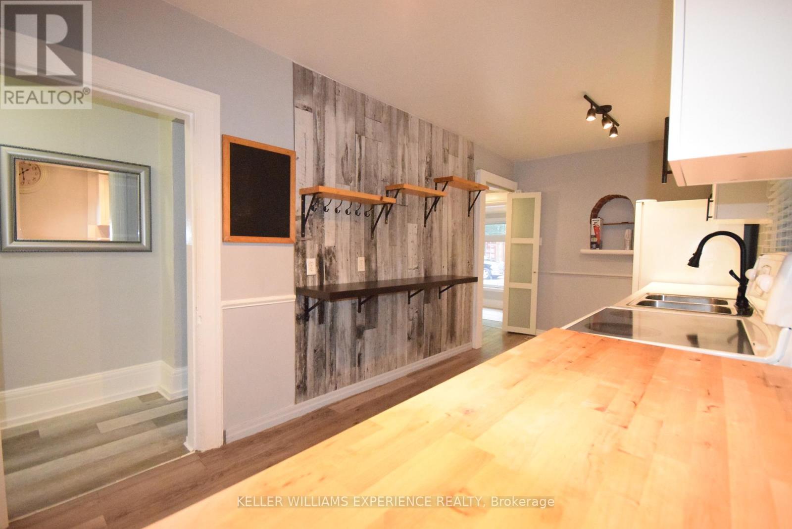 184 Bradford Street, Barrie, Ontario  L4N 3B5 - Photo 12 - S12353436