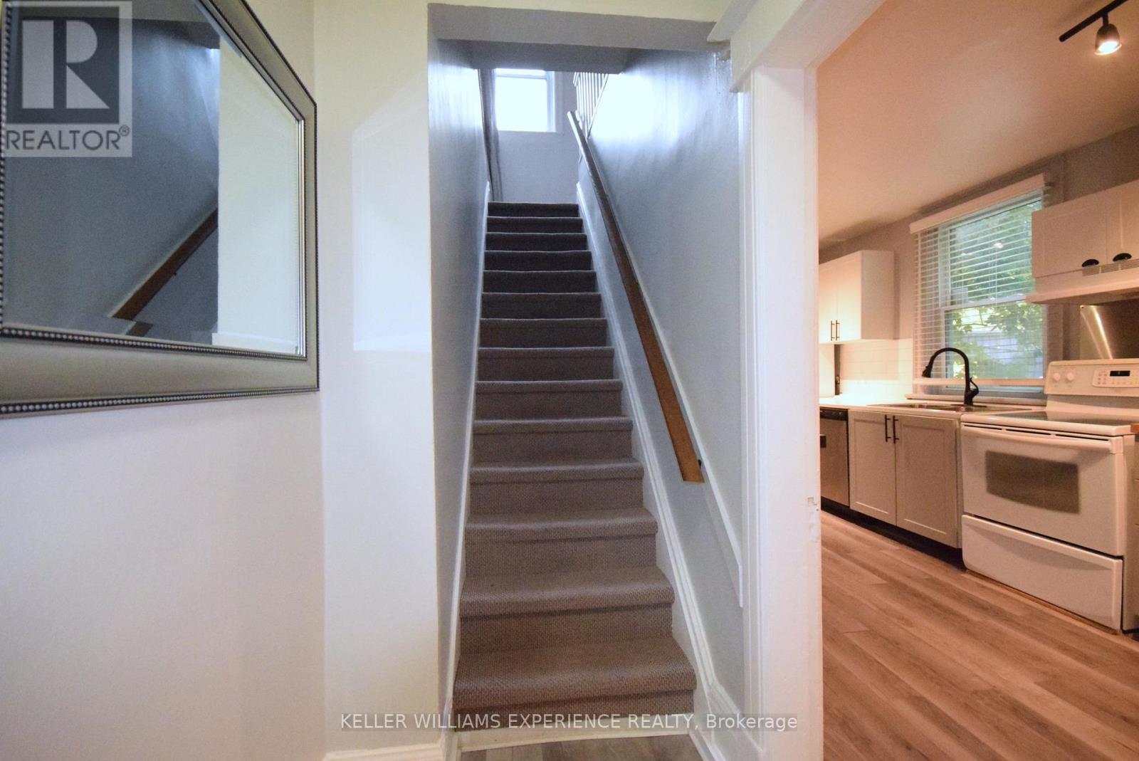 184 Bradford Street, Barrie, Ontario  L4N 3B5 - Photo 21 - S12353436