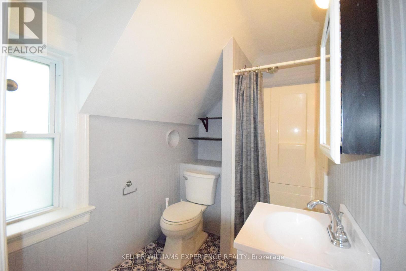 184 Bradford Street, Barrie, Ontario  L4N 3B5 - Photo 30 - S12353436