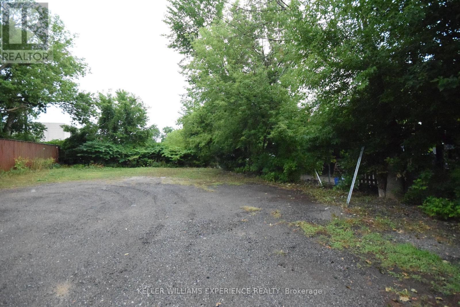 184 Bradford Street, Barrie, Ontario  L4N 3B5 - Photo 33 - S12353436