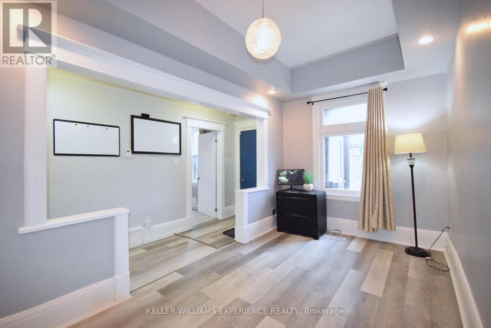 184 Bradford Street, Barrie, Ontario  L4N 3B5 - Photo 6 - S12353436