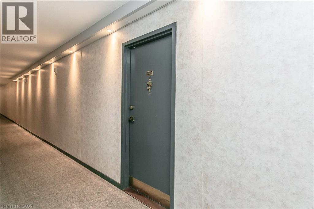 65 Westmount Road N Unit# 808, Waterloo, Ontario  N2L 5G6 - Photo 9 - 40754689