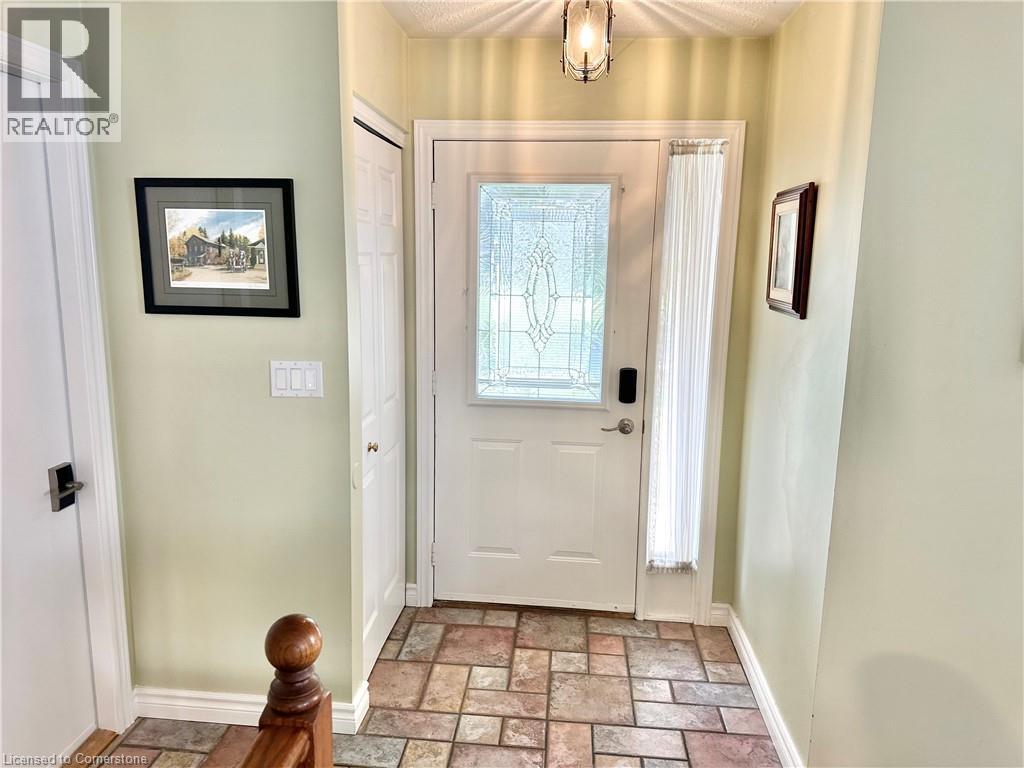 Property at 66 CRESTLYNN Crescent image 4