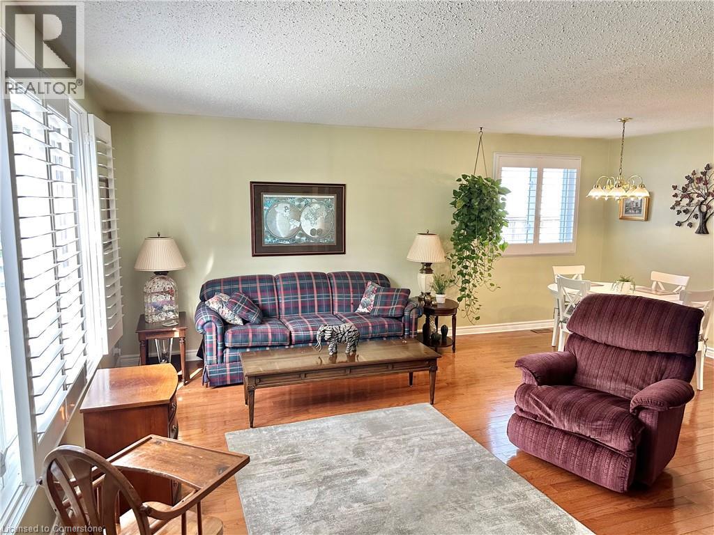 Property at 66 CRESTLYNN Crescent image 5