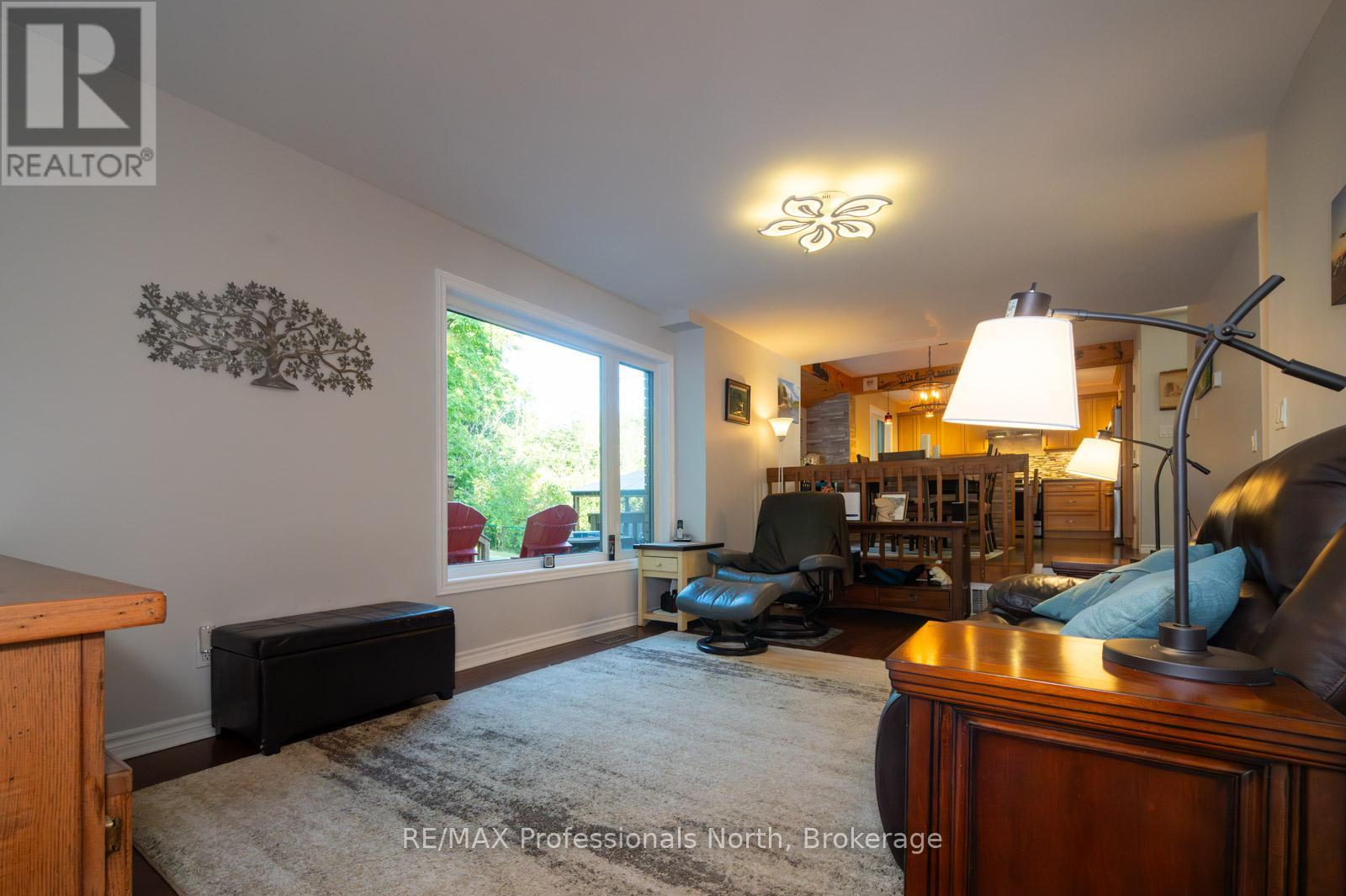 40 Glenwood Drive, Huntsville, Ontario  P1H 1B6 - Photo 15 - X12353462
