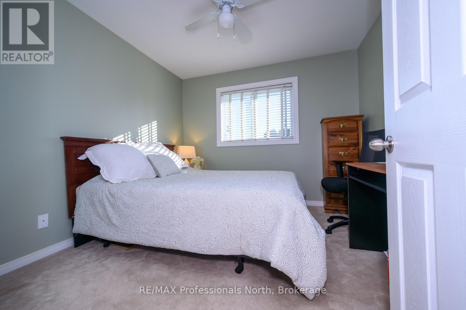 40 Glenwood Drive, Huntsville, Ontario  P1H 1B6 - Photo 20 - X12353462