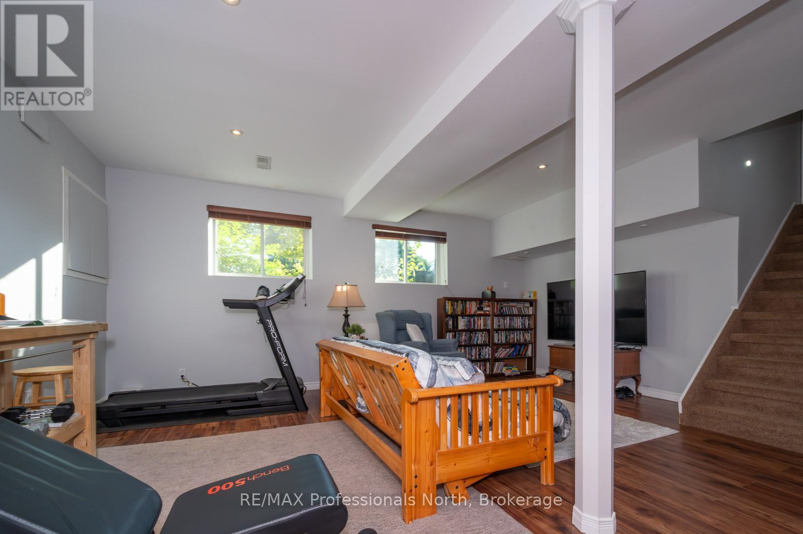 40 Glenwood Drive, Huntsville, Ontario  P1H 1B6 - Photo 22 - X12353462