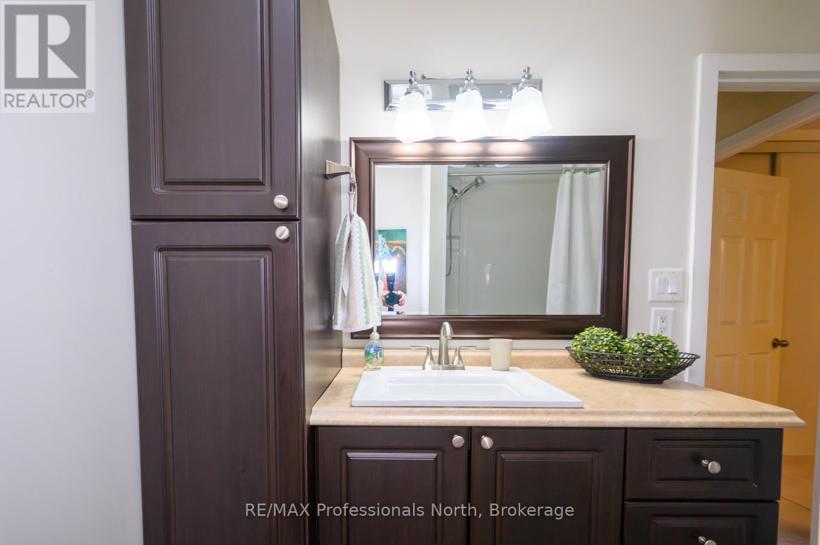 40 Glenwood Drive, Huntsville, Ontario  P1H 1B6 - Photo 23 - X12353462