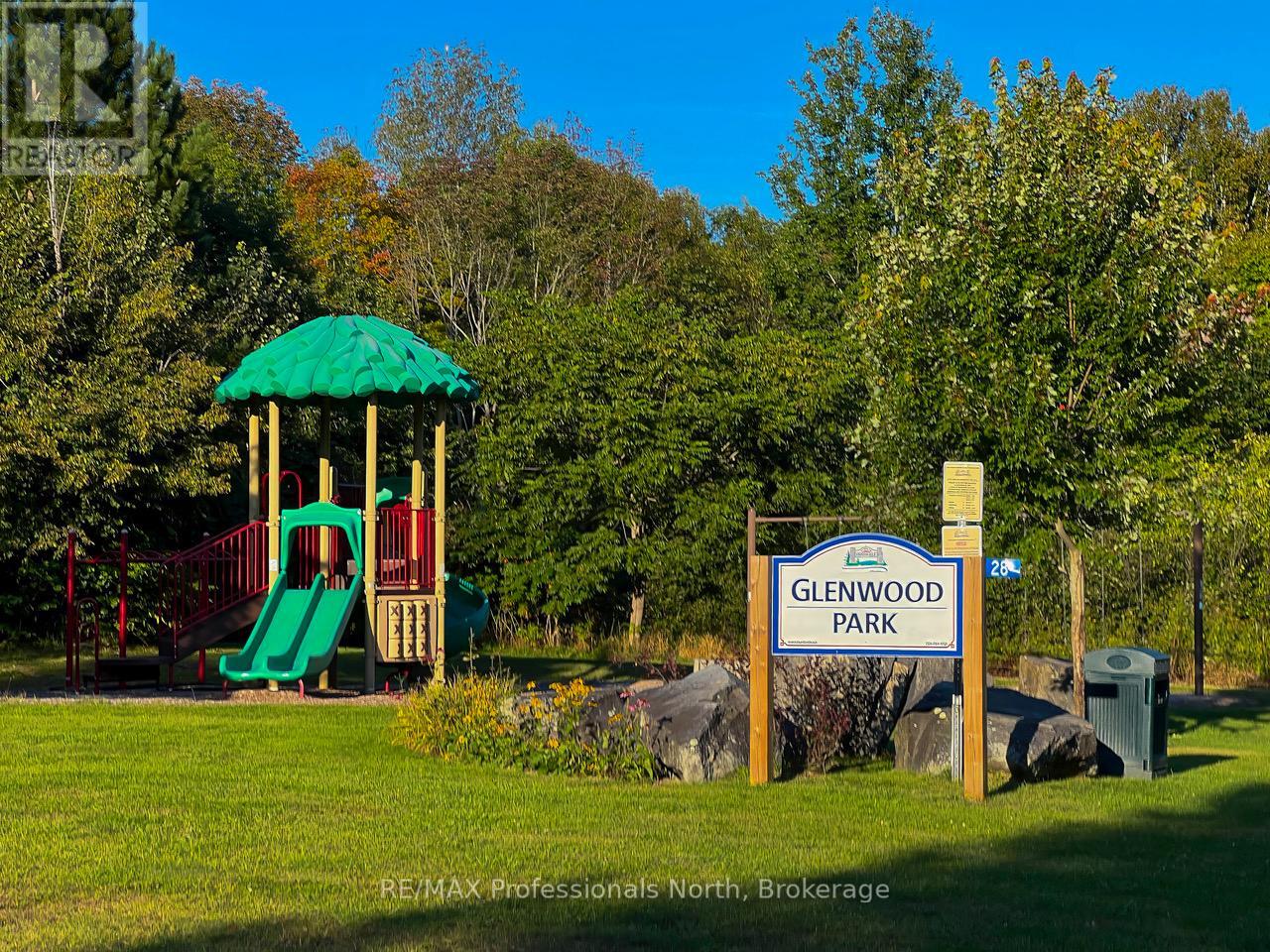 40 Glenwood Drive, Huntsville, Ontario  P1H 1B6 - Photo 34 - X12353462