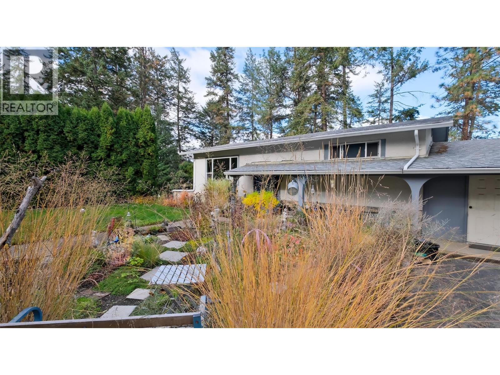 4099 Miller Road, Kelowna, British Columbia  V1W 4C7 - Photo 2 - 10359919