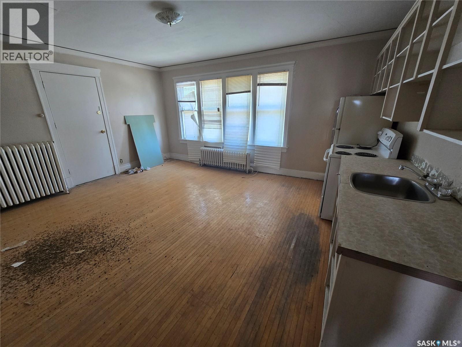 347 Government Road Nw, Weyburn, Saskatchewan  S4H 0P5 - Photo 27 - SK016023