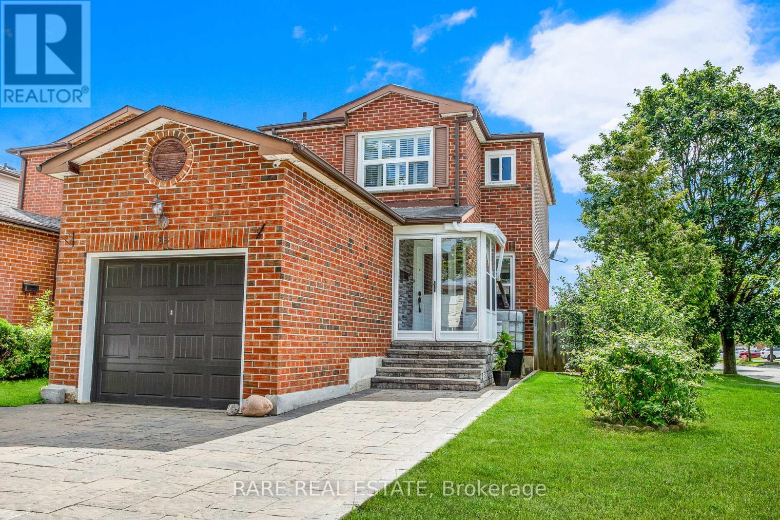 Property at 33 FIELDSIDE DRIVE image 3