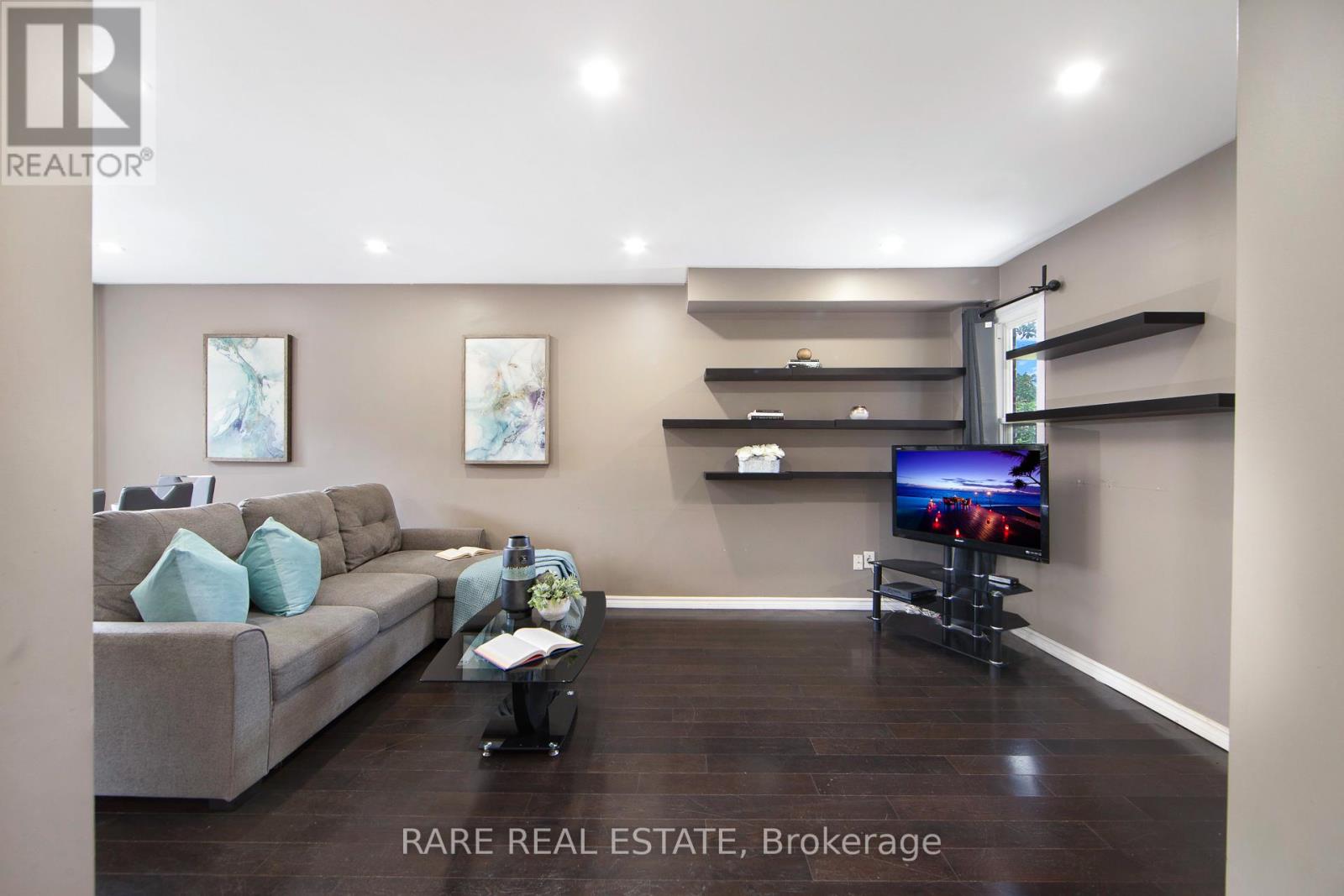 Property at 33 FIELDSIDE DRIVE image 5