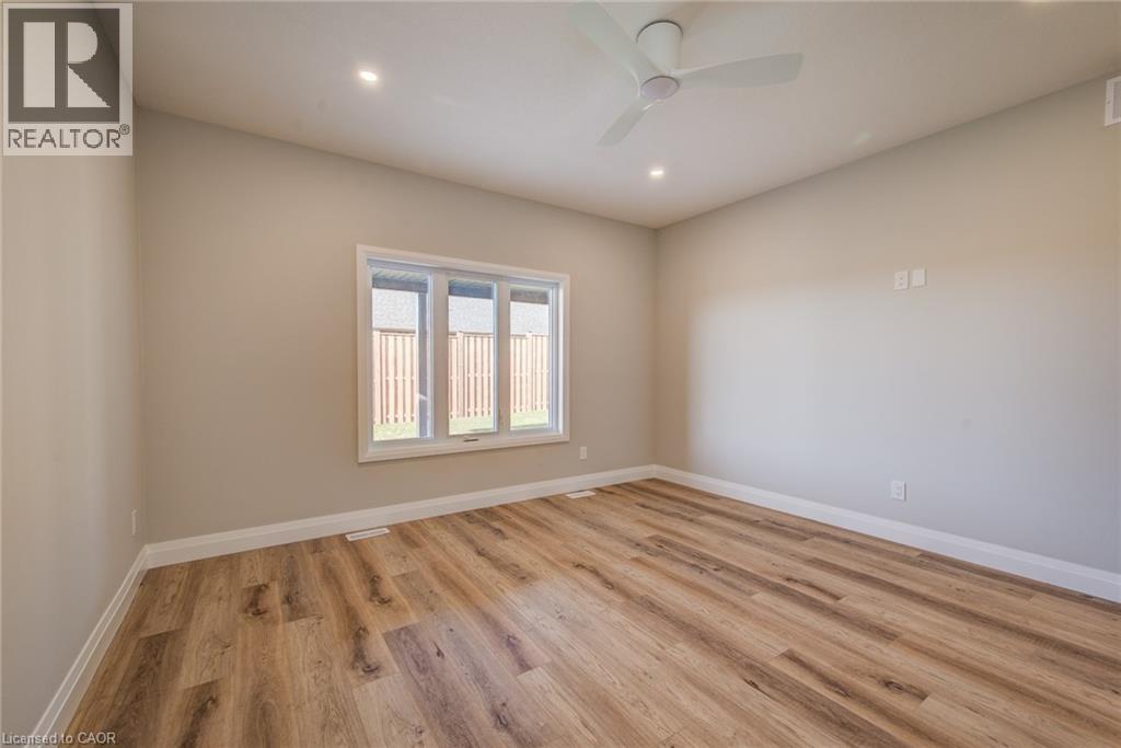 106 South Parkwood Boulevard, Elmira, Ontario  N3B 0E6 - Photo 23 - 40688450