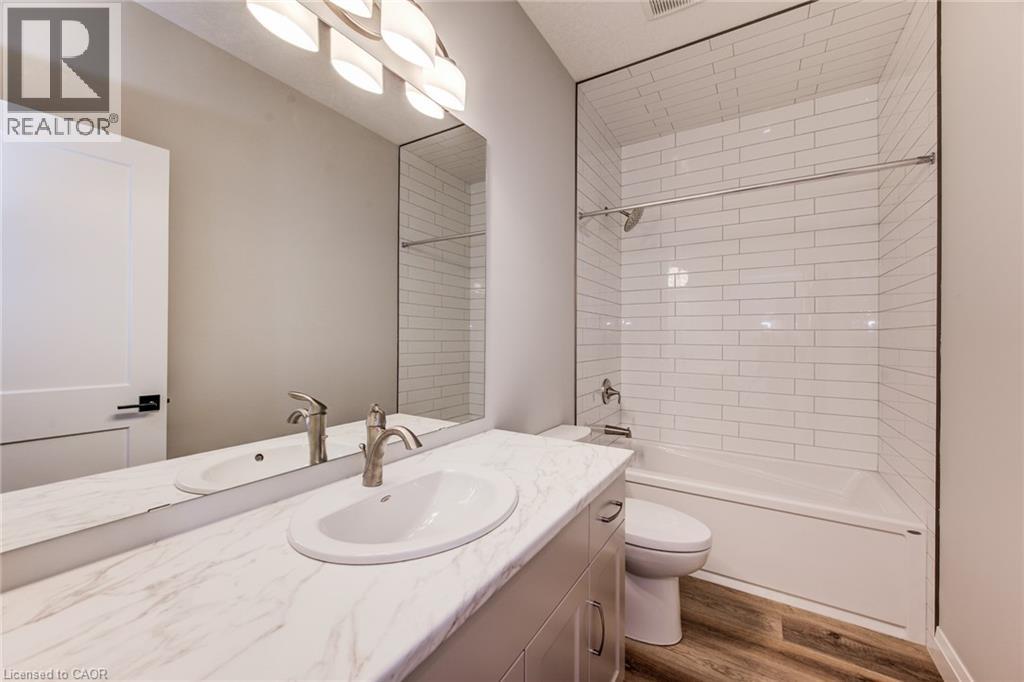 106 South Parkwood Boulevard, Elmira, Ontario  N3B 0E6 - Photo 7 - 40688450