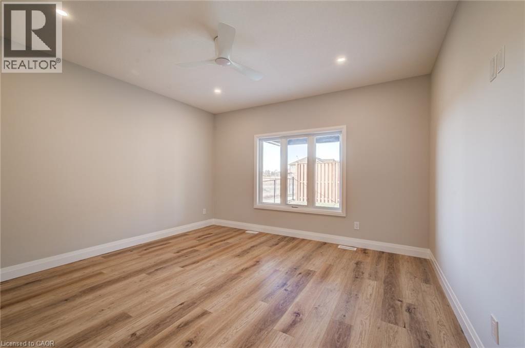 106 South Parkwood Boulevard, Elmira, Ontario  N3B 0E6 - Photo 22 - 40688450
