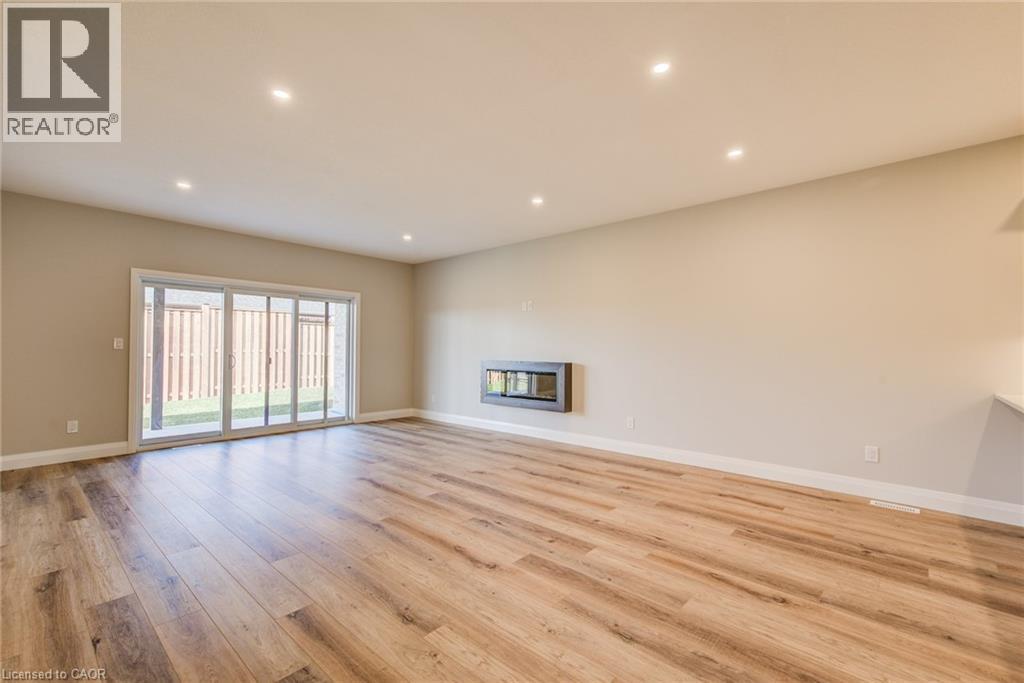 106 South Parkwood Boulevard, Elmira, Ontario  N3B 0E6 - Photo 16 - 40688450