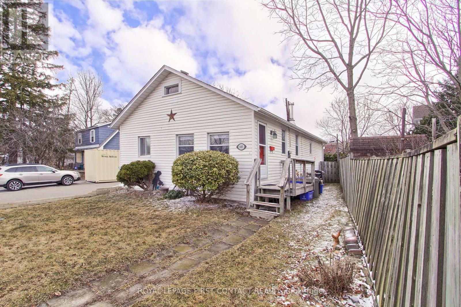 145 Wesley Street, Newmarket, Ontario  L3Y 3N9 - Photo 3 - N12353476