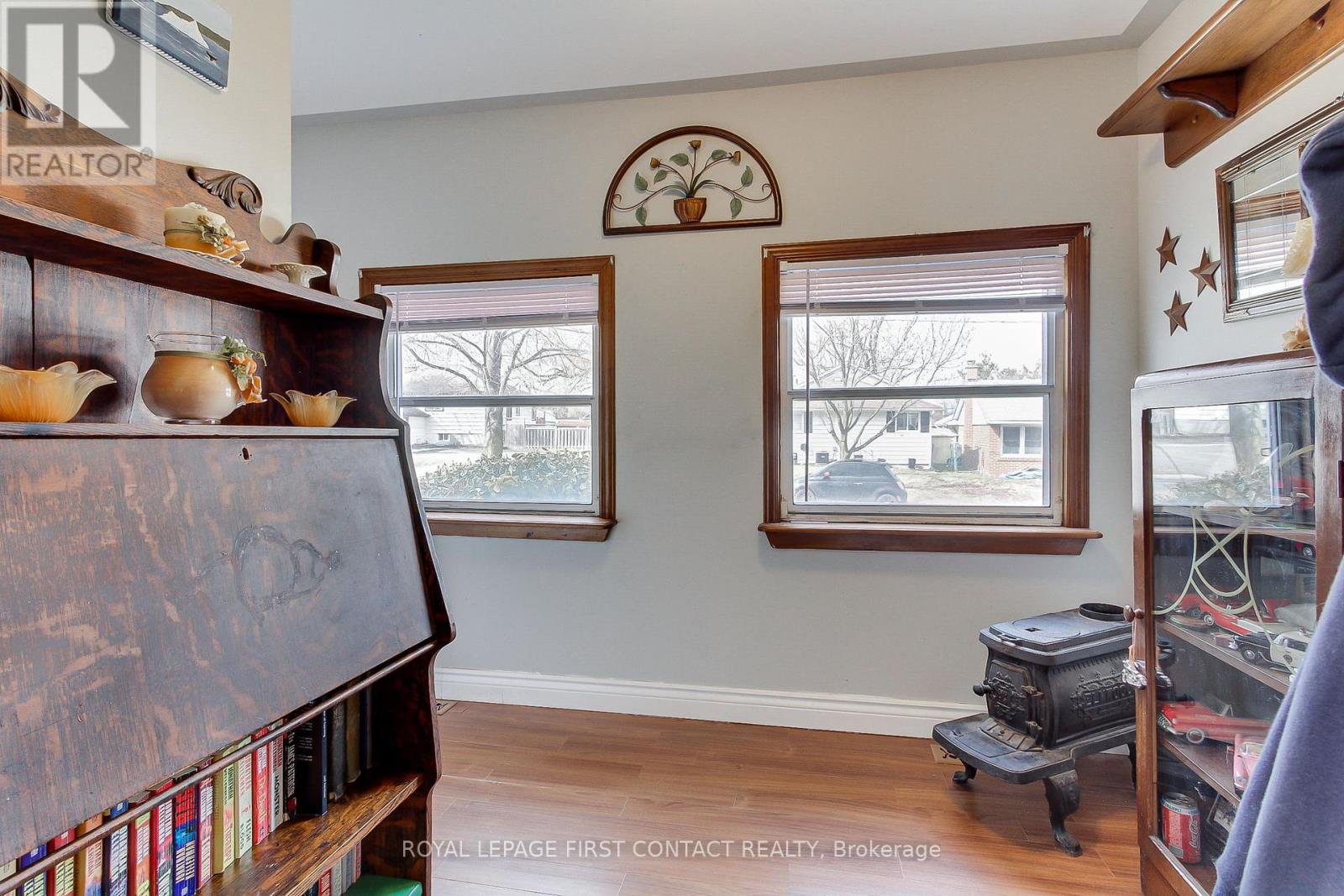 145 Wesley Street, Newmarket, Ontario  L3Y 3N9 - Photo 9 - N12353476