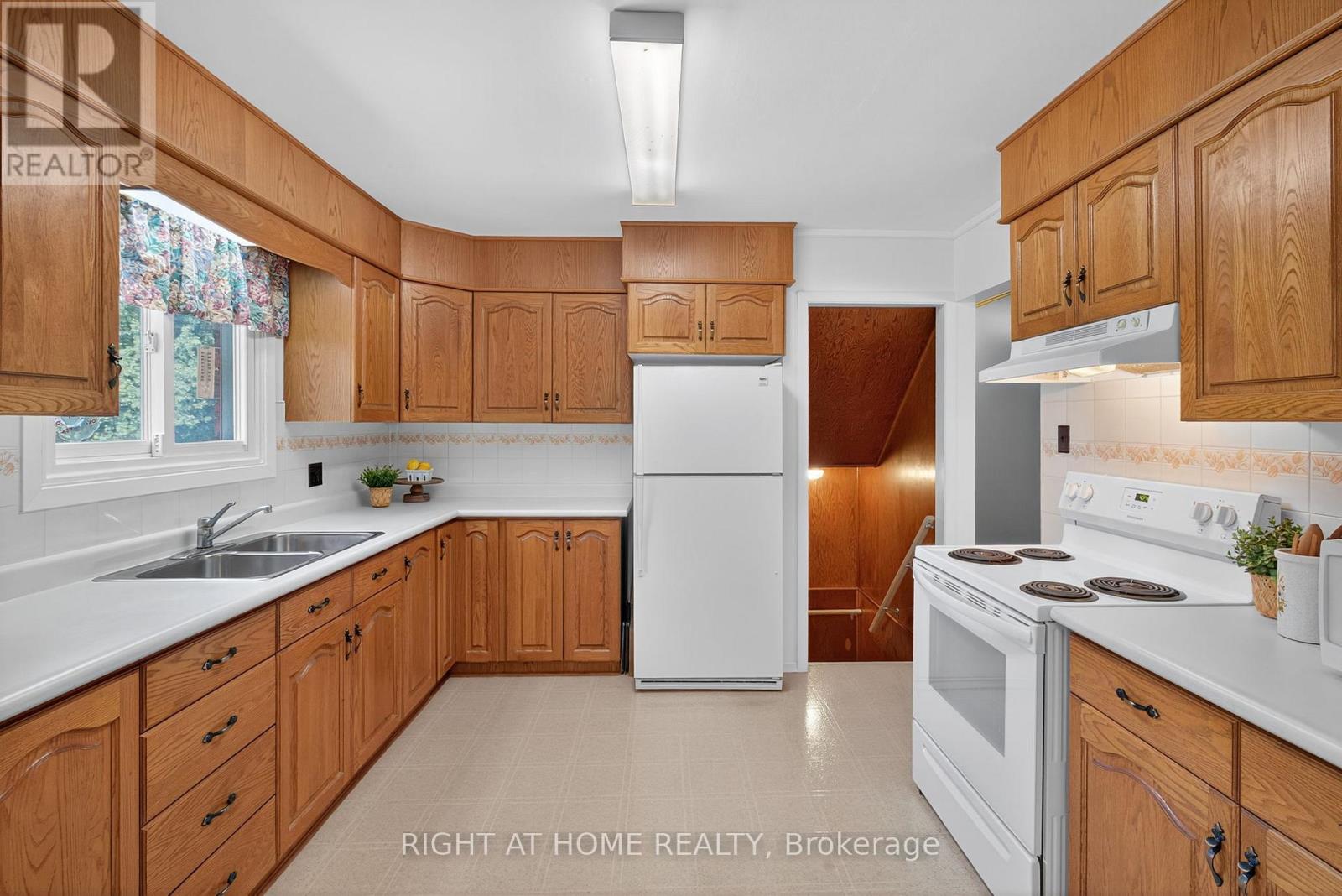 167 Margaret Street, Essa, Ontario  L0M 1B0 - Photo 10 - N12353480
