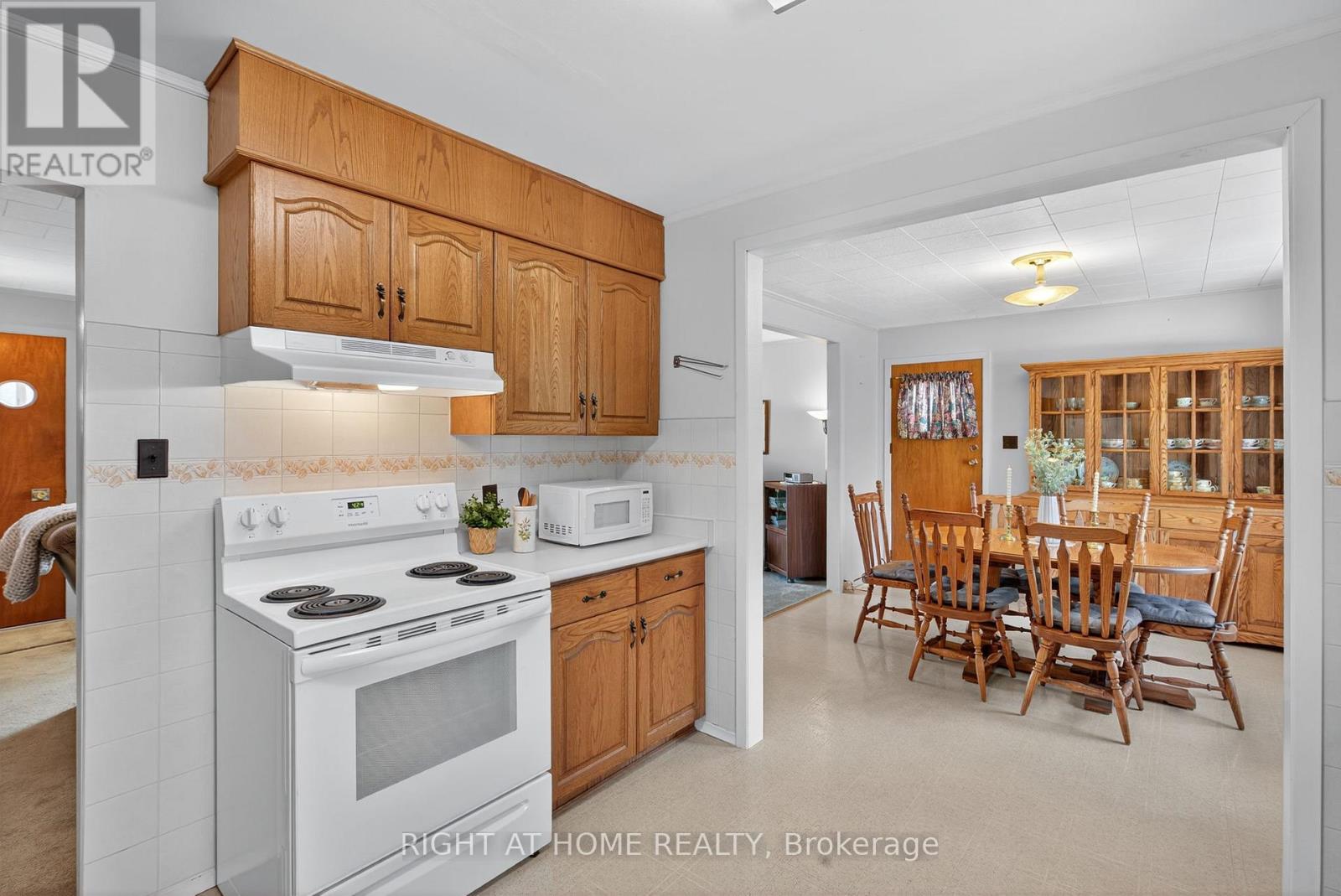 167 Margaret Street, Essa, Ontario  L0M 1B0 - Photo 11 - N12353480