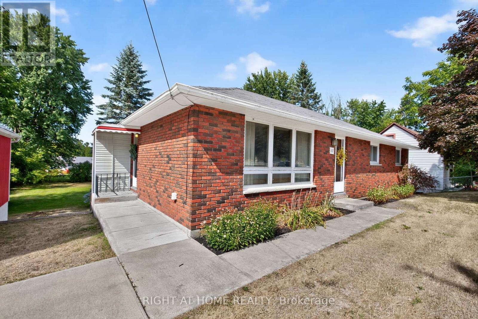 167 Margaret Street, Essa, Ontario  L0M 1B0 - Photo 3 - N12353480