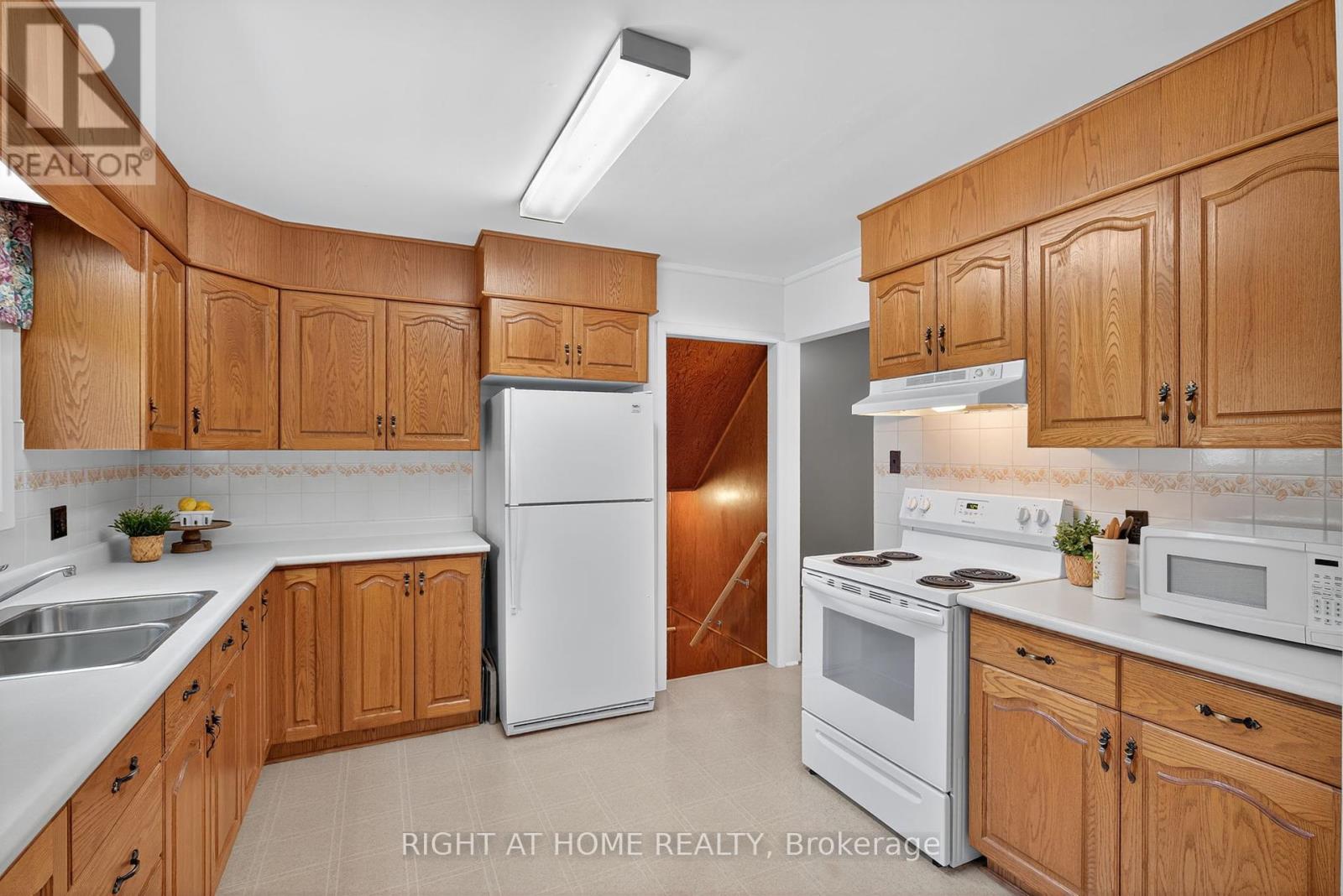167 Margaret Street, Essa, Ontario  L0M 1B0 - Photo 9 - N12353480